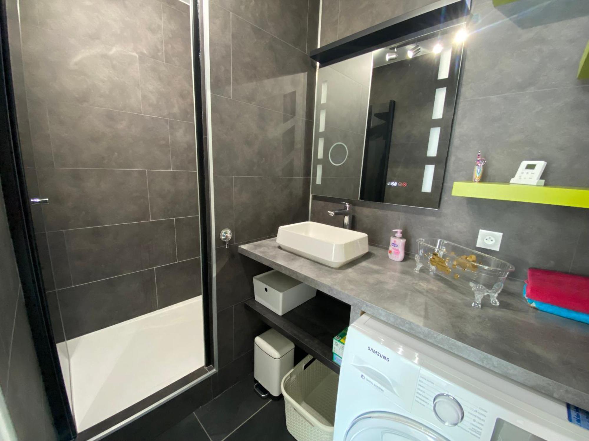 Victoria-T2-41M2-Balcon, Wifi, Linge, Produits, Menage Inclus Leilighet Reims Eksteriør bilde